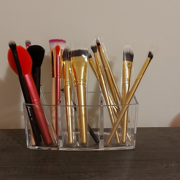 Other - Acrylic Makeup Brush Organizer